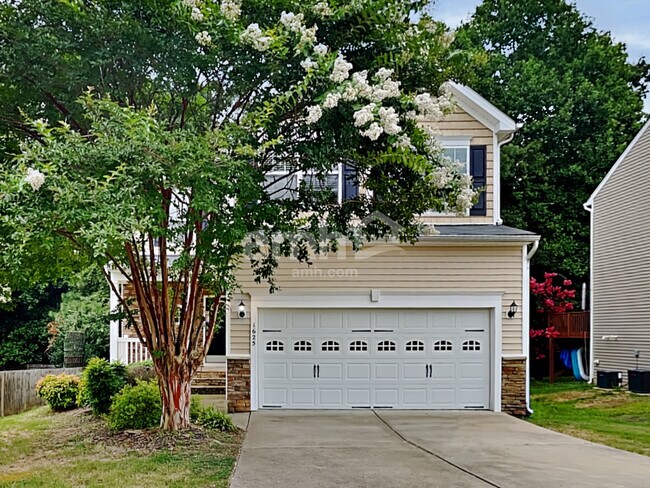 Photo - 1625 Essexwood Dr