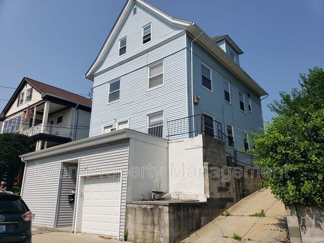 Building Photo - 107-109 Burgess Ave Unit 2