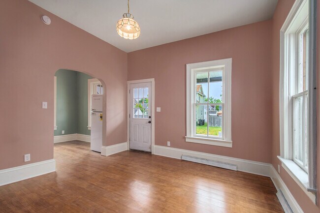 Photo - 1010 Quimby St