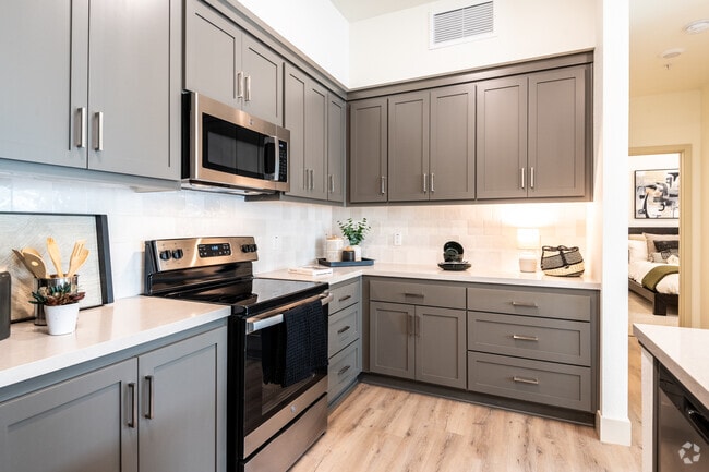 1 BR, 1 BA
