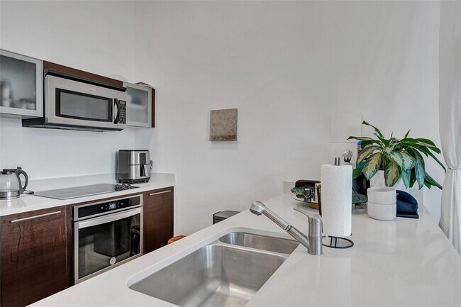 Photo - 1900 N Bayshore Dr Unit 508