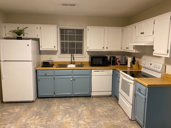 Photo - 489 Penny Ln