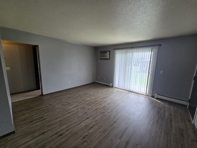 Photo - 101 16th Ave NW