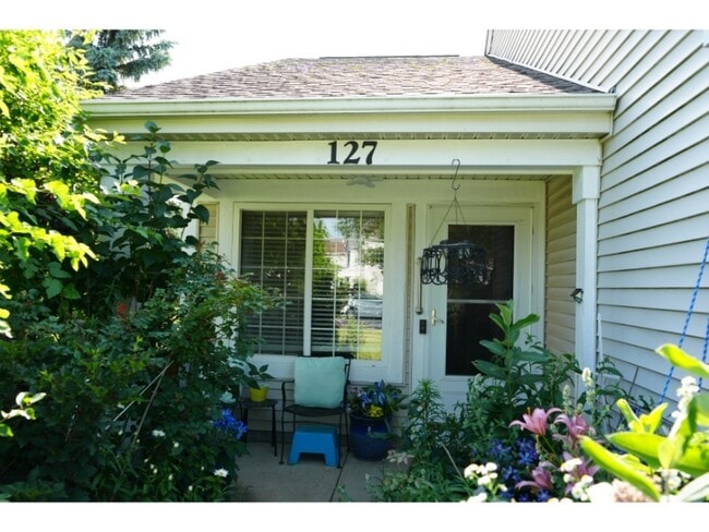 Photo - 127 Amberly Dr
