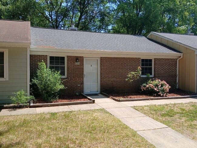 Building Photo - Clean 2BR/2BA Townhome in Garner Near White Oak & I-40