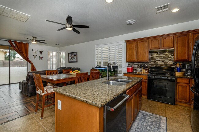 Photo - 15038 N 145th Ln