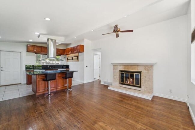 Photo - 4 bedroom in Bellevue WA 98006