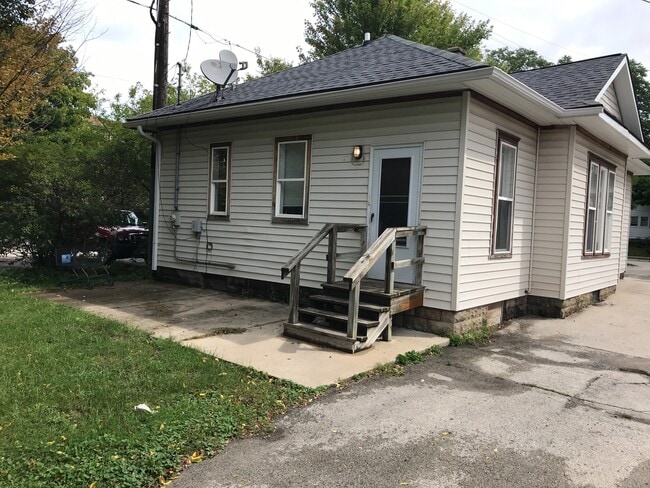 Photo - 316 Maple Ave Unidad 320 Maple Back House