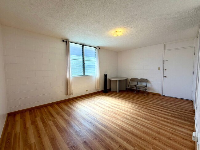Photo - Salt Lake: 2 Bed, 1 Bath Apartment w/ 1 Parking Unit 307