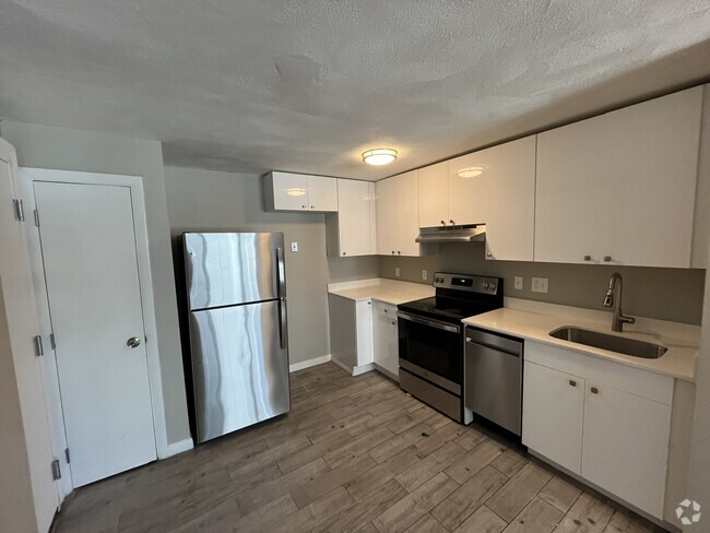 Building Photo - 50 Evergreen St Rental