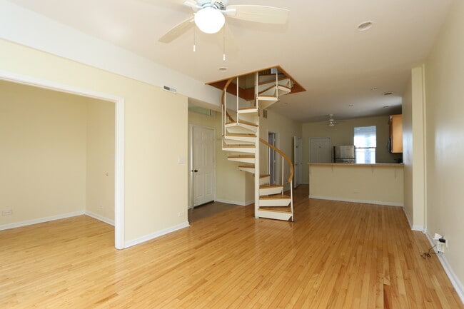 Photo - 2342 W Barry Ave