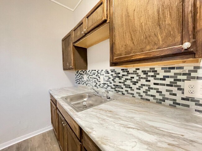 Photo - 2259 Loth St