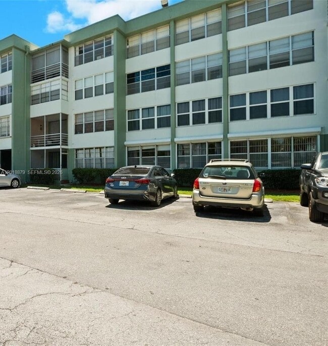 Photo - 2771 Taft St Unit 411