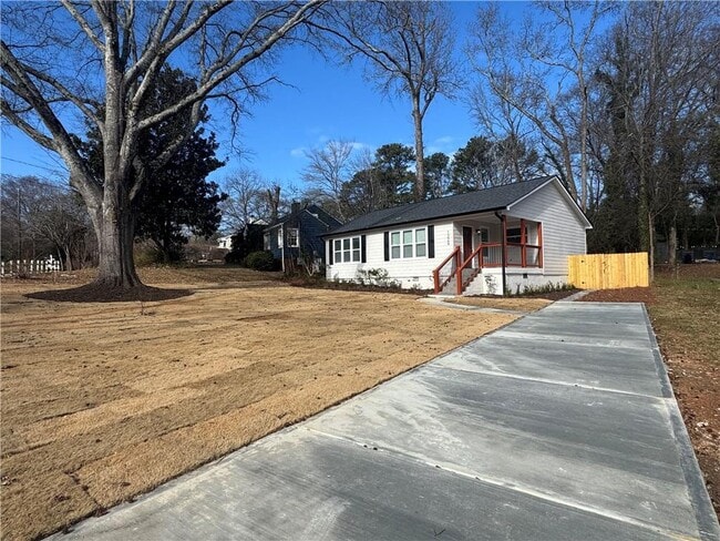 Photo - 1226 Beechview Dr SE