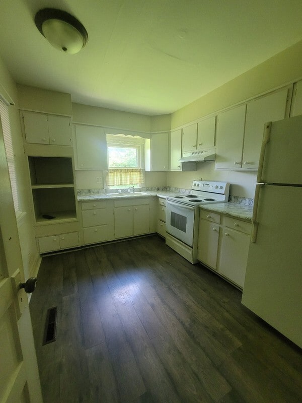 903 E Burlington Ave