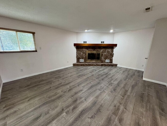 Photo - 3031 S Flamingo Way