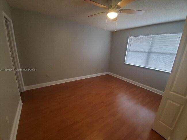 Photo - 2570 W 67th Pl Unidad 21-2