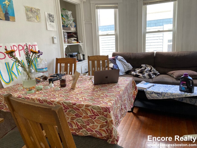 Photo - 10 Cambridge Ter Unit 3