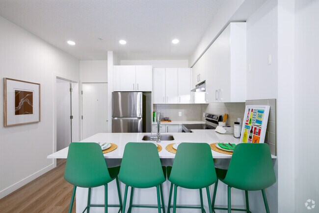 1BR, 1BA - Kitchen - 55 Shawnee Blvd SW