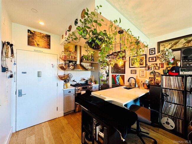 Photo - 129 Stockholm St Unit 4R