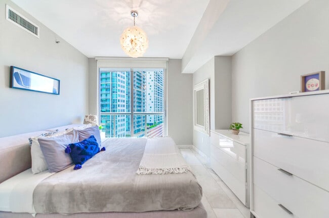 Photo - 485 Brickell Ave Unit FL17-ID1022267P