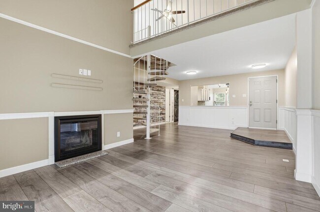 Photo - 20309 Beaconfield Terrace Unit 20309