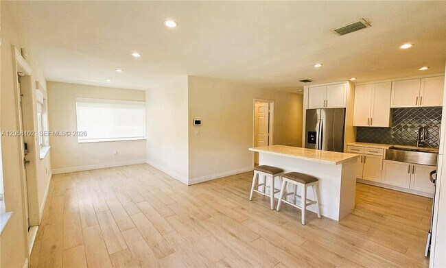 Photo - 6550 SW 28th St