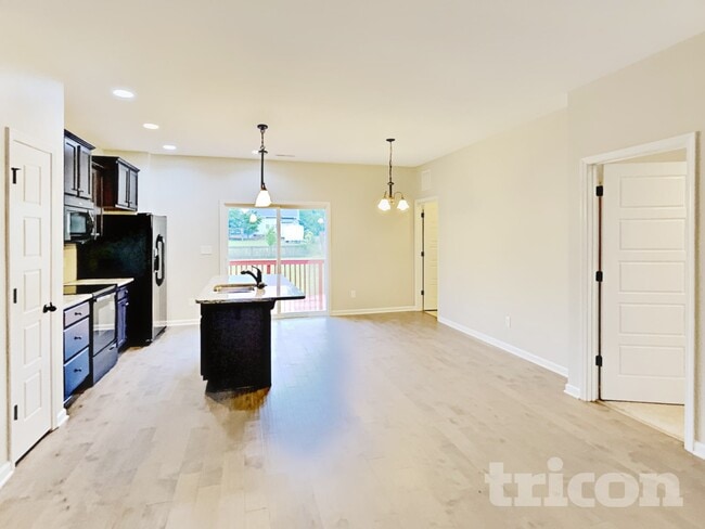 Photo - 77 Dropseed Ln