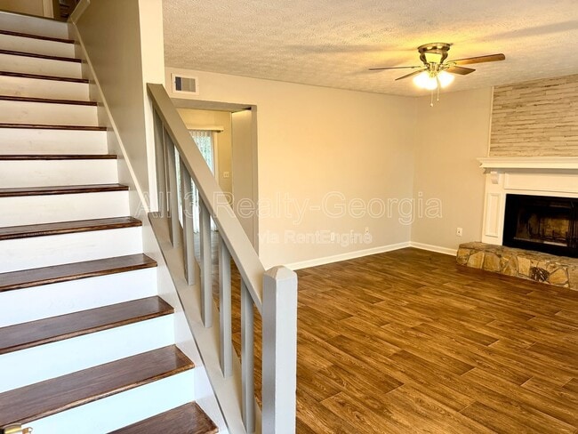 Building Photo - 116 Jackson Dr