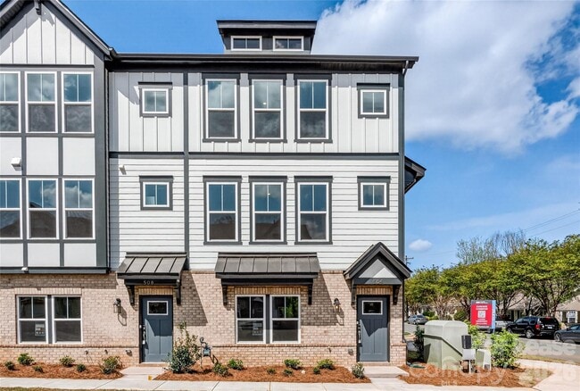 Photo - 504 Annie Lowery Wy