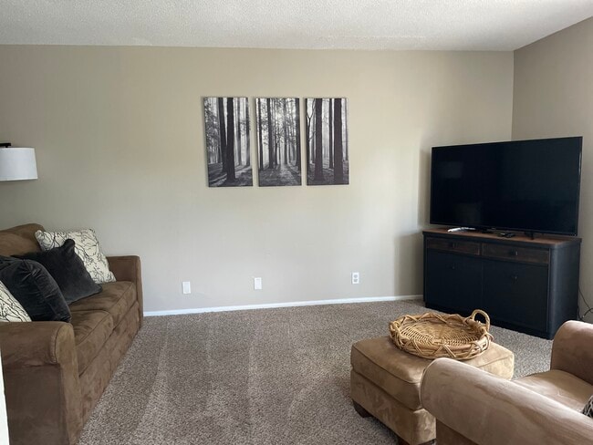 Photo - 1420 Sierra Dr NE Unit Apt B