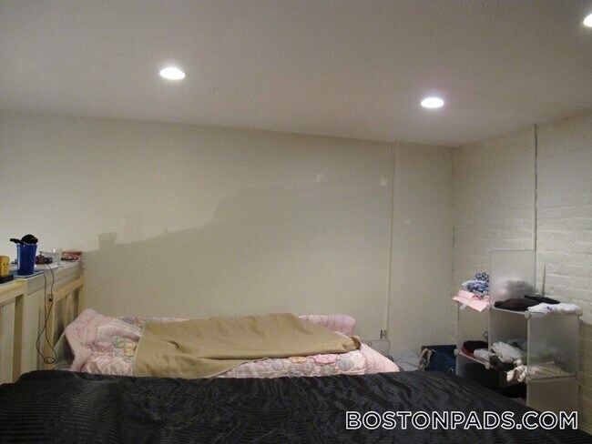 Photo - 49 Symphony Rd Unit 9