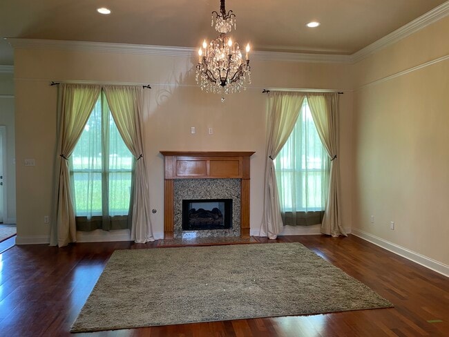 Photo - 20175 Kingland Dr