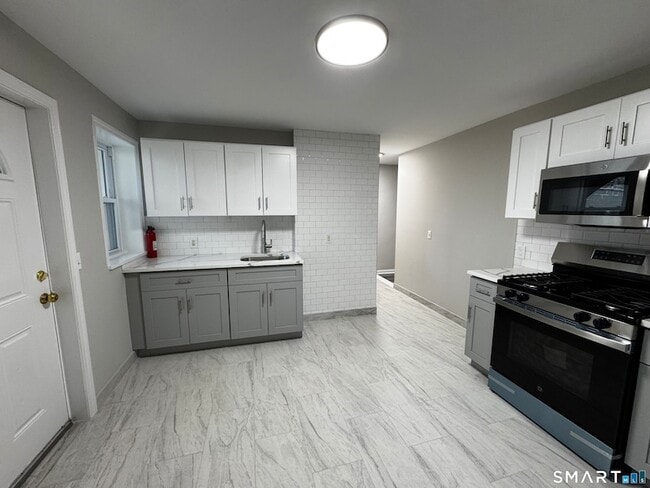 Photo - 45-51-51 Cowles St Unit 45