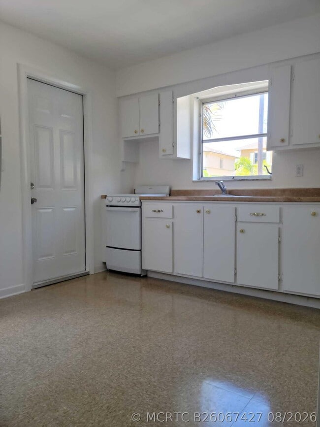 Photo - 502 W Branch St Unit C
