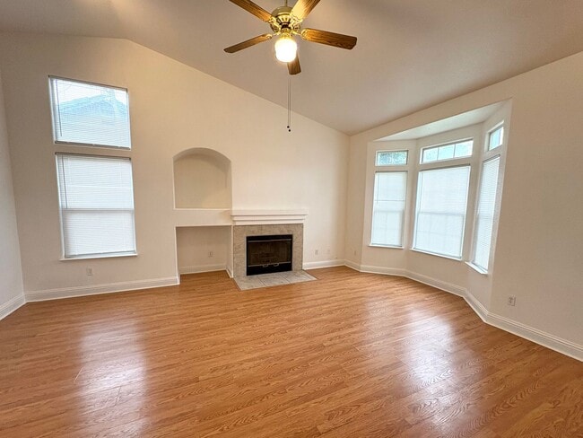 Photo - 2 WEEKS FREE RENT November Special Beautiful home in Turlock