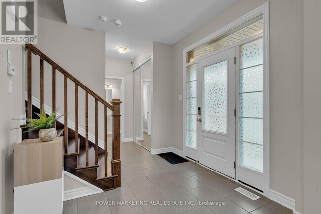 Photo - 208 Alex Polowin Ave