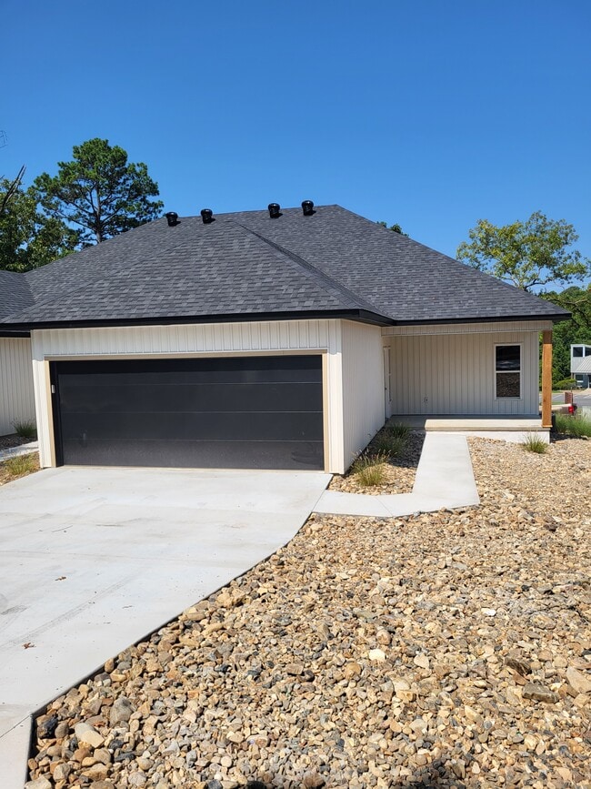 Building Photo - 1803 Aldersgate Rd Rental