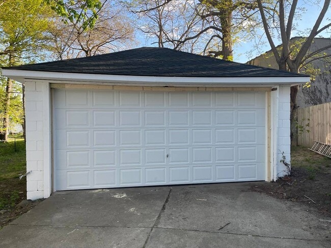Photo - 121 Jones St
