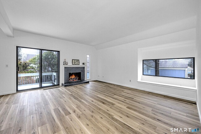 Photo - 454 Heritage Vlg Unit A