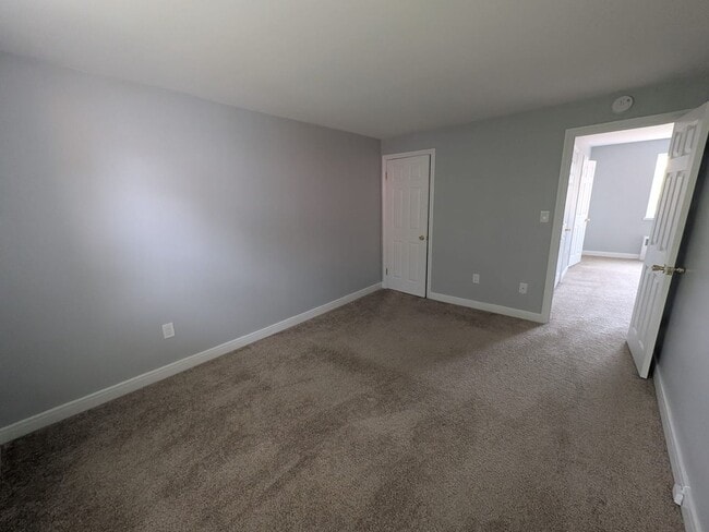Building Photo - Modern Comfort Meets Everyday Convenience ... Unit 17-1W