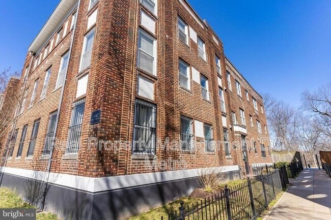 Photo - 1441 Spring Rd NW