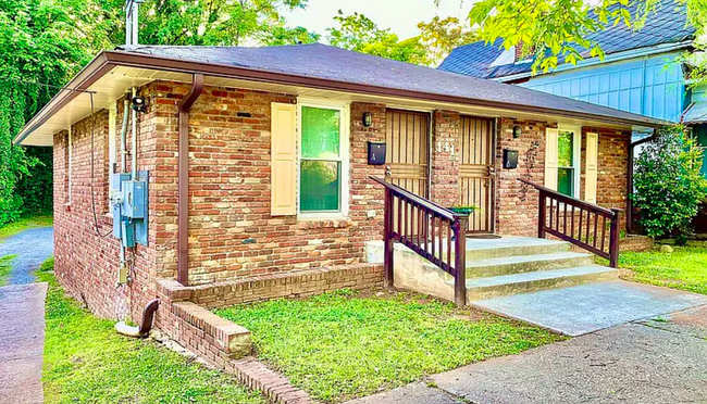 Photo - 141 Walnut St SW Casa