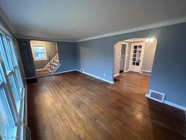 Photo - 4843 Westbourne Rd