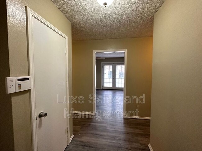 Photo - 621 Lotus Ave