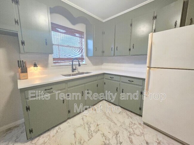 Photo - 809 Wilbrown Cir