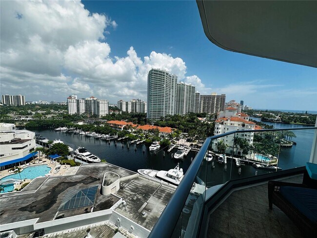 Building Photo - 19707 Turnberry Way Unit 15B Rental