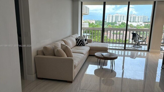 Building Photo - 19355 Turnberry Way Unit 5L