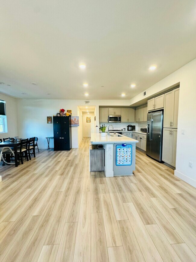 Photo - 5750 Greige Cir