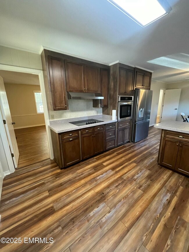 Photo - 607 Sookalena St